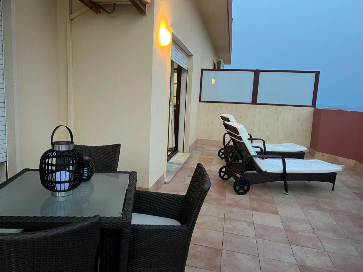 Atico En Yate Iv, Primera Linea Playa Apartment Fuengirola Ngoại thất bức ảnh